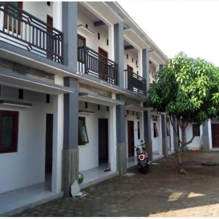 Griya Anugerah Hotel Mojokerto Kültér fotó