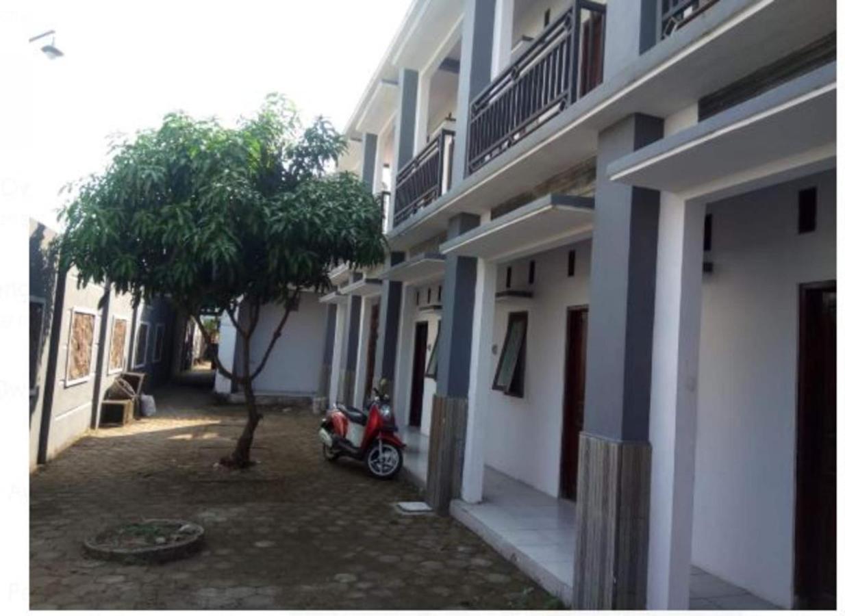 Griya Anugerah Hotel Mojokerto Kültér fotó